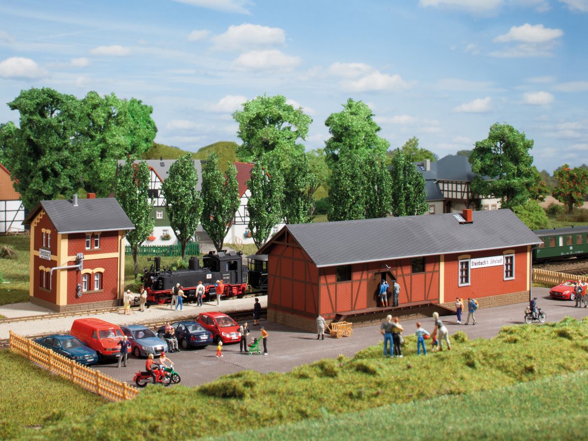 Auhagen H0 (1:87) 11435 - Bahnhof Steinbach mit Wasserhaus | Modellbahn | Modelleisenbahn