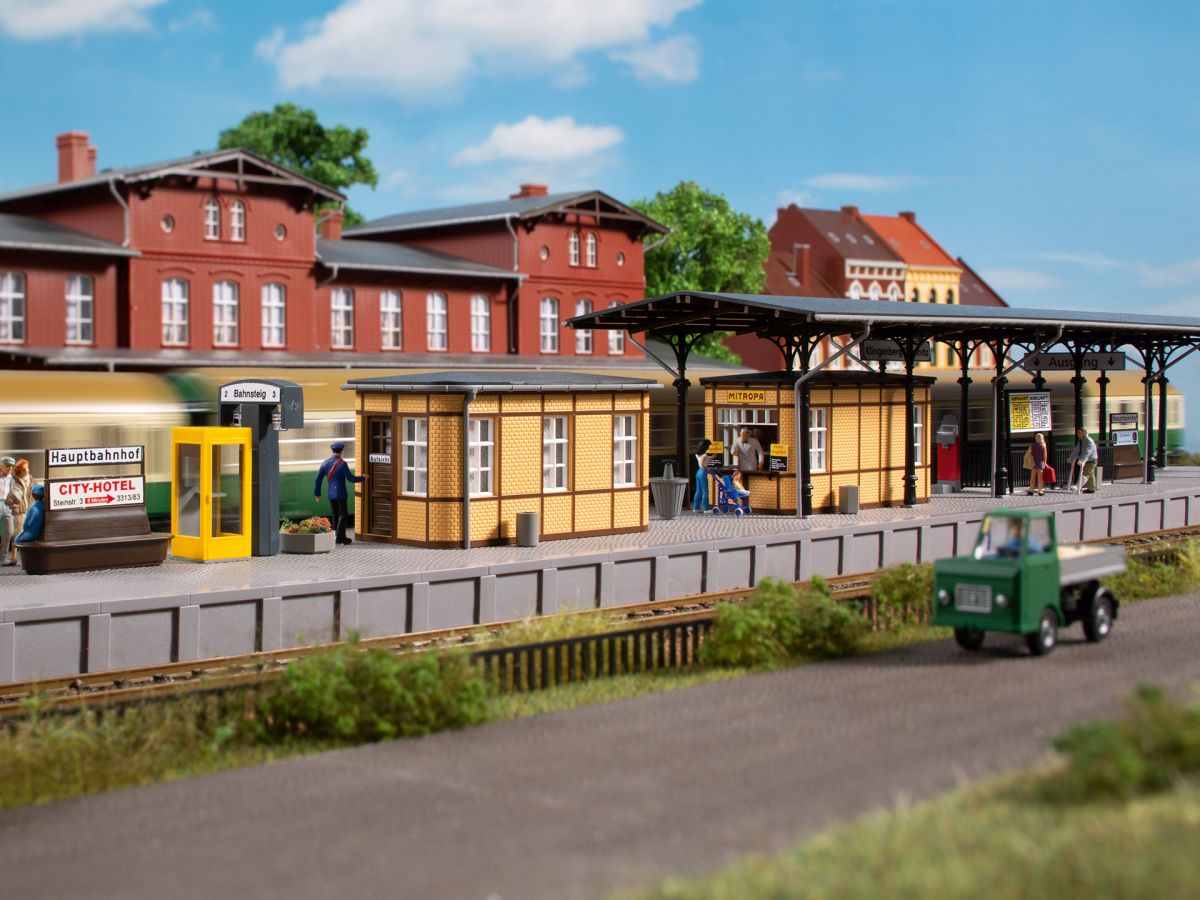 Auhagen H0 (1:87) 11452 - Bahnhofsausstattung | Modellbahn | Modelleisenbahn