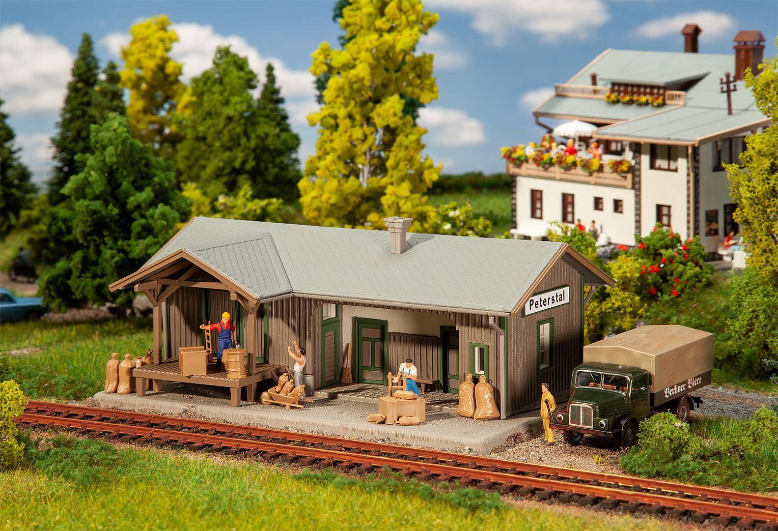 Faller H0 (1:87) 131394 - Haltepunkt Peterstal | Modellbahn | Modelleisenbahn