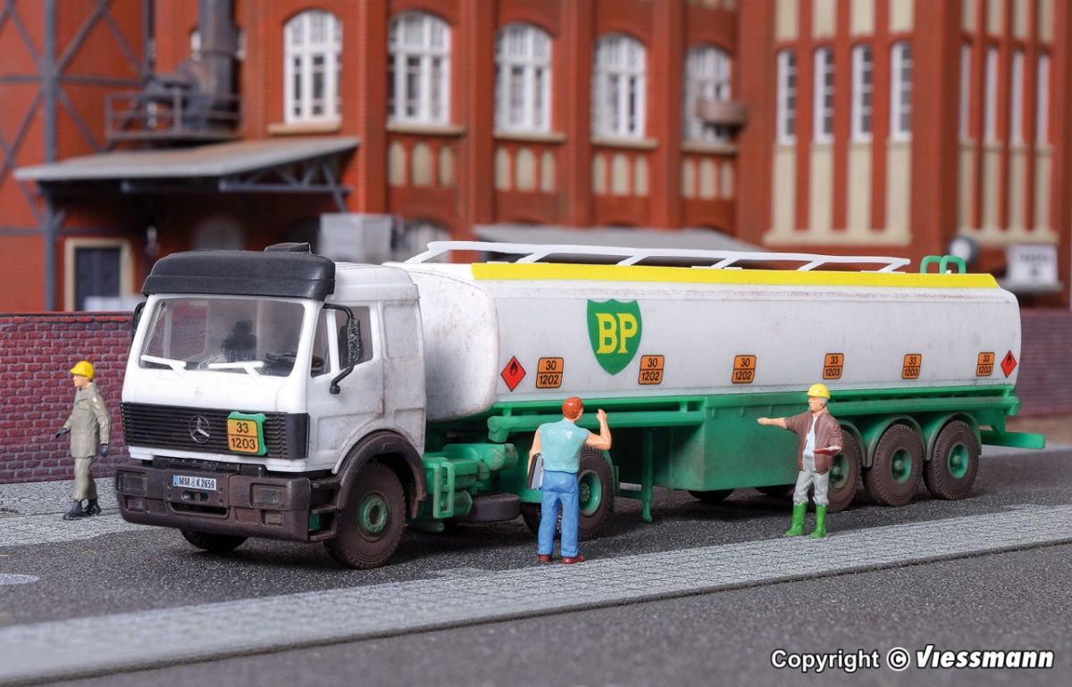 Kibri H0 (1:87) 14670 - Spur H0 MB 2achs Zugmaschine mit Tankauflieger BP | Modellbahn | Modelleisenbahn