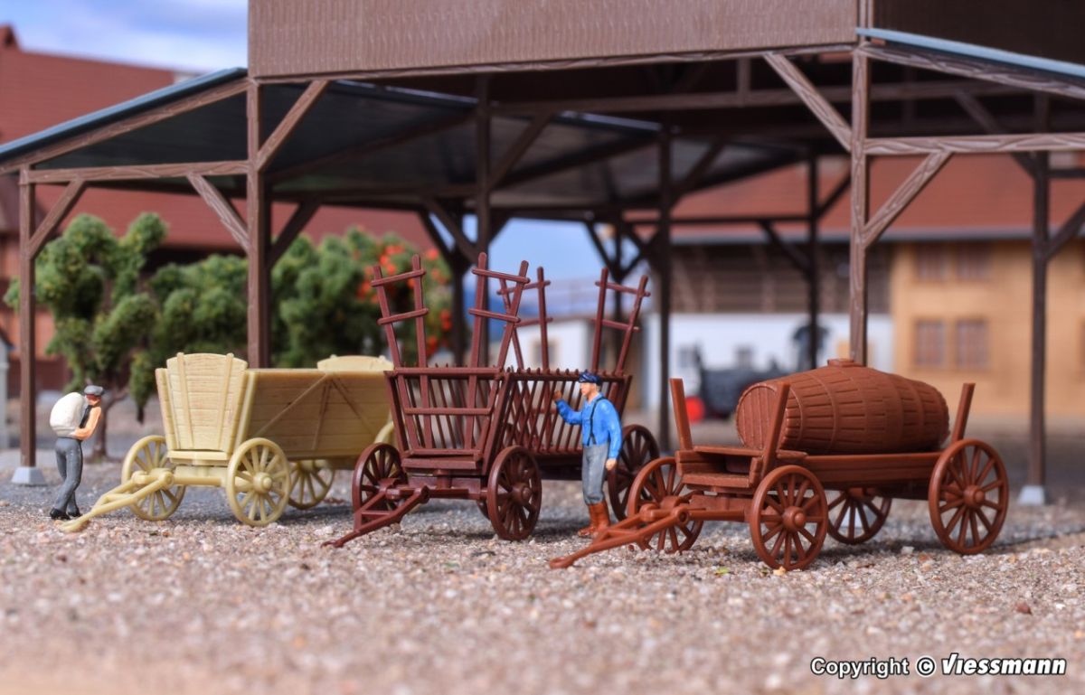 Kibri H0 (1:87) 15703 - Spur H0 Landwirtschaftliche Hänger Oldies, 3 Stück | Modellbahn | Modelleisenbahn