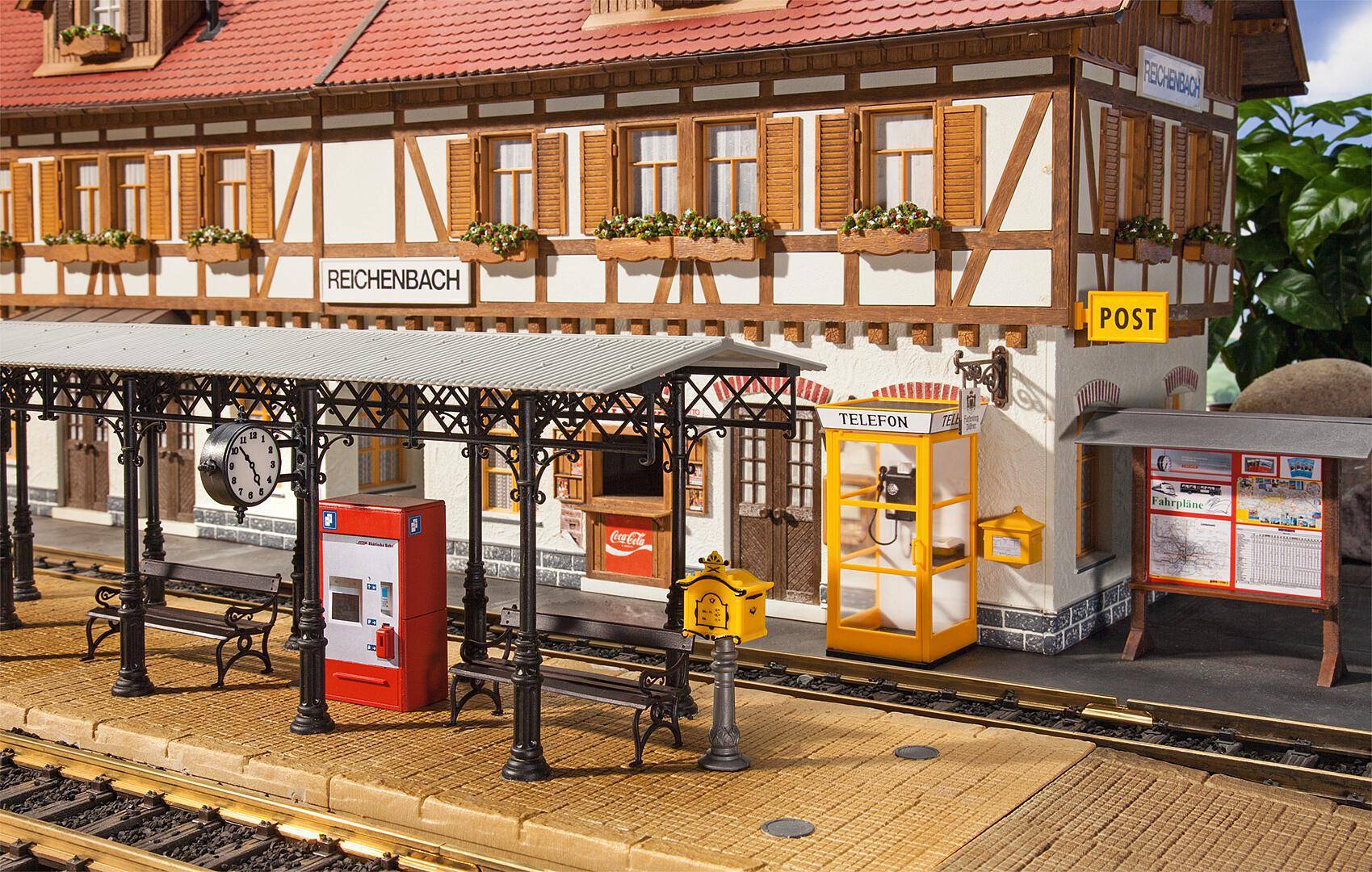 Pola G 331745 - Bahnhofs-Zubehör | Modellbahn | Modelleisenbahn