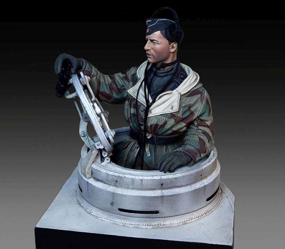 Royal Model RM975 - German tanker in winter dress with Tiger I Early cupola | Modellbau