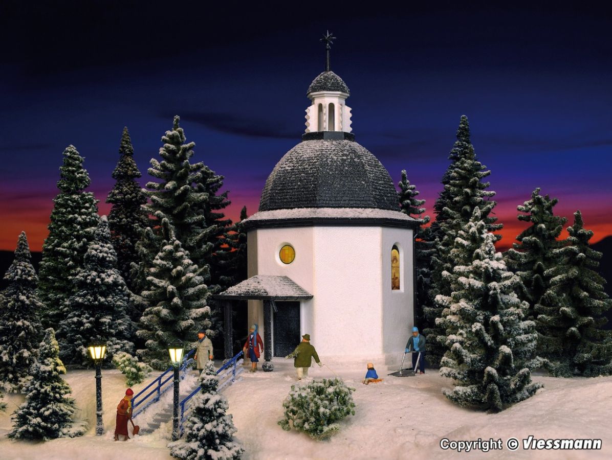 Vollmer H0 (1:87) 42412 - H0 Stille-Nacht-Gedächtniskapelle mit LED- Beleuchtung und Kunstschnee, Funktionsbausatz | Modellbahn | Modelleisenbahn
