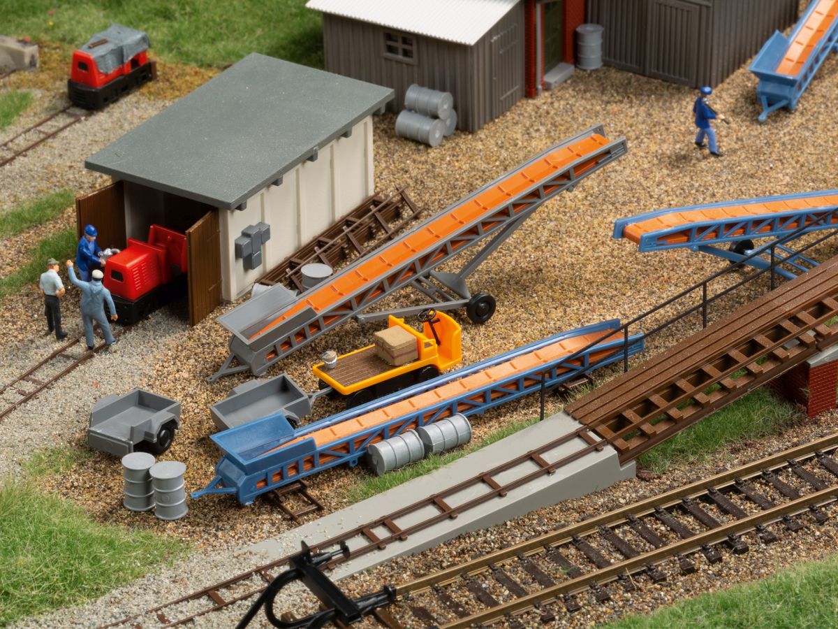 Auhagen TT 43650 - Förderbänder, PKW-Anhänger | Modellbahn | Modelleisenbahn