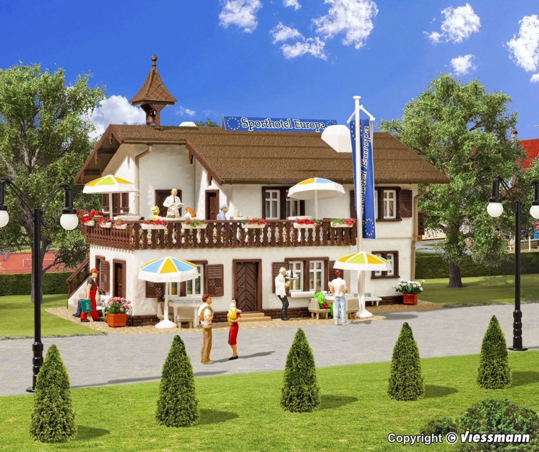 Vollmer H0 (1:87) 43808 - Sport und Wellnesshotel Europa | Modellbahn | Modelleisenbahn