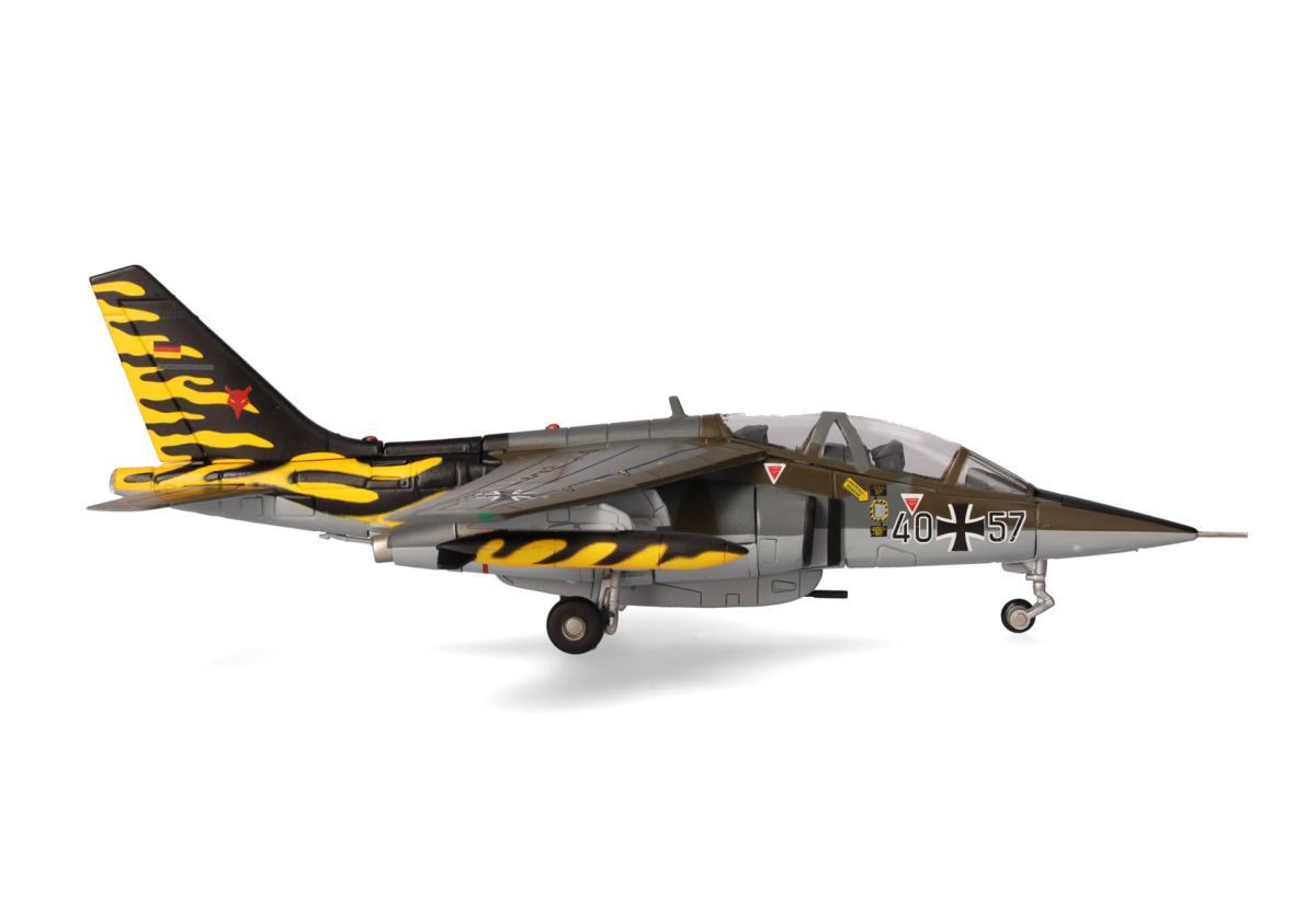 Herpa 580878 - Luftwaffe Alpha Jet A - Fighter-Bomber Wing 43 (JaboG 43), Oldenburg - NATO Tiger Meet 1991 - 40+57 | Modellbahn | Modelleisenbahn