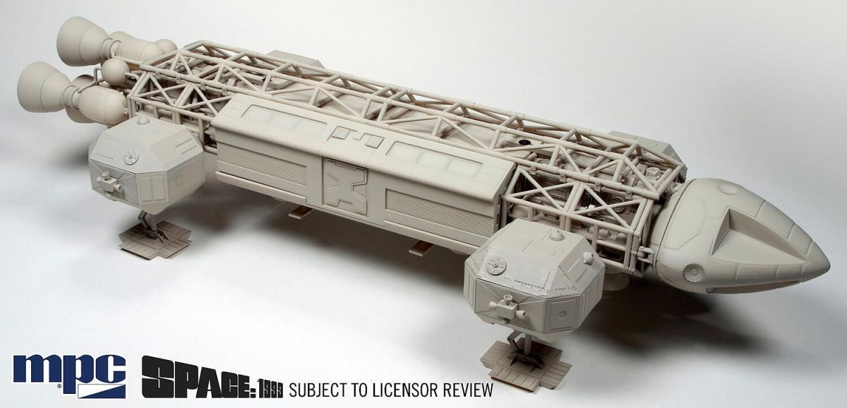 Round2 592825 - 1/48 Space 1999: Eagle Transporter | Modellbau
