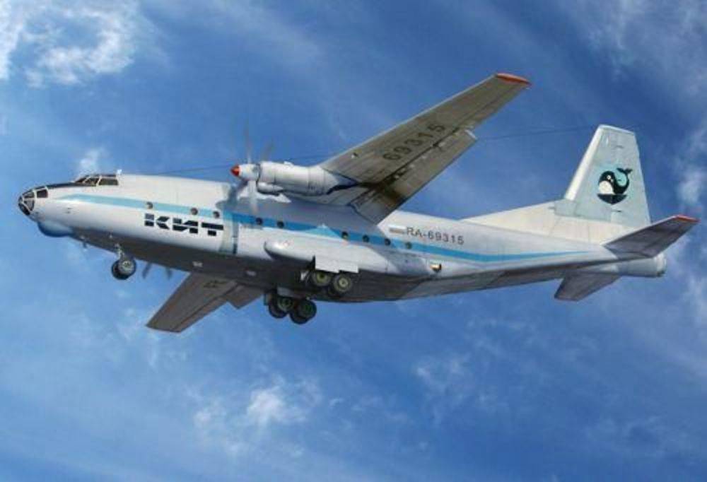 Amodel AMO72228 - 1:72 Antonov An-8 civil aircraft | Modellbau