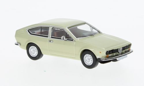 PCX87 H0 (1:87) PCX870426 - Alfa Romeo Alfetta GT, metallic-hellgrün, 1974 | Modellbahn | Modelleisenbahn