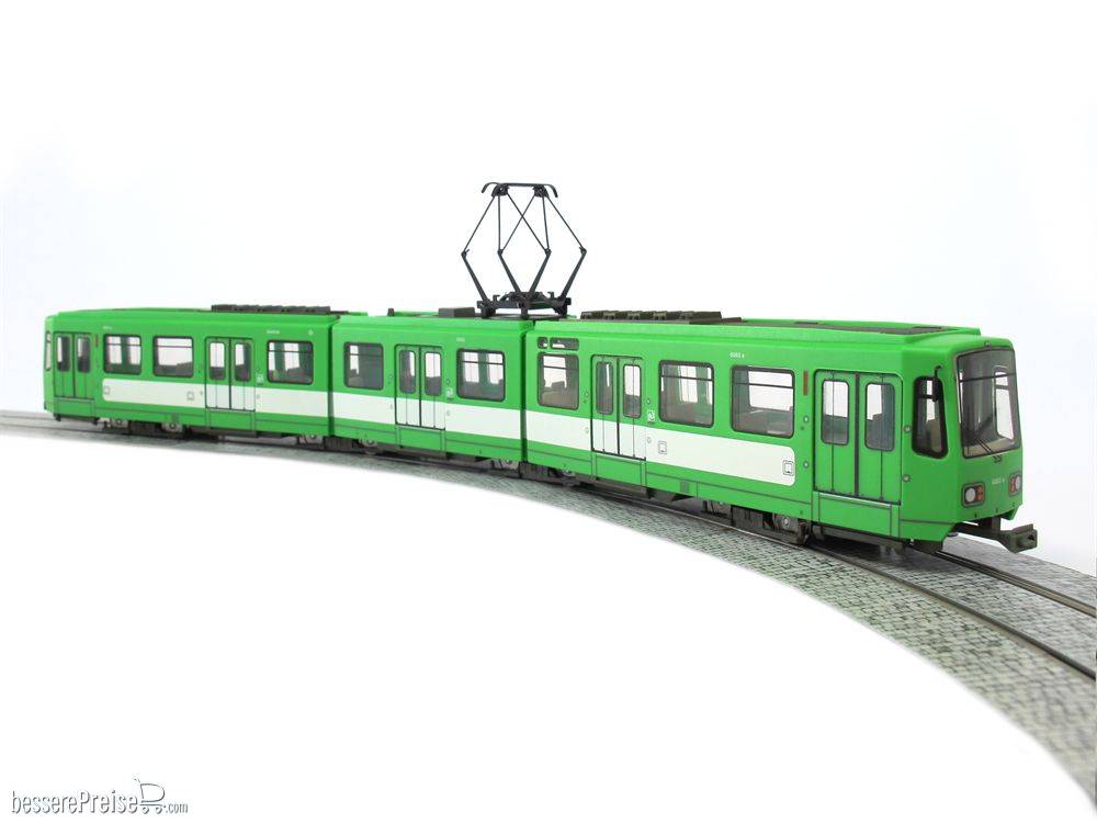 Hannover TW6000, Nr. 6083, Typ DÜWAG, grün-weiß, mit Antrieb