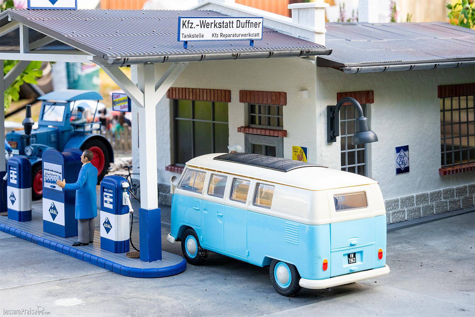 Tankstelle Mit Werkstatt In Der Nhenull