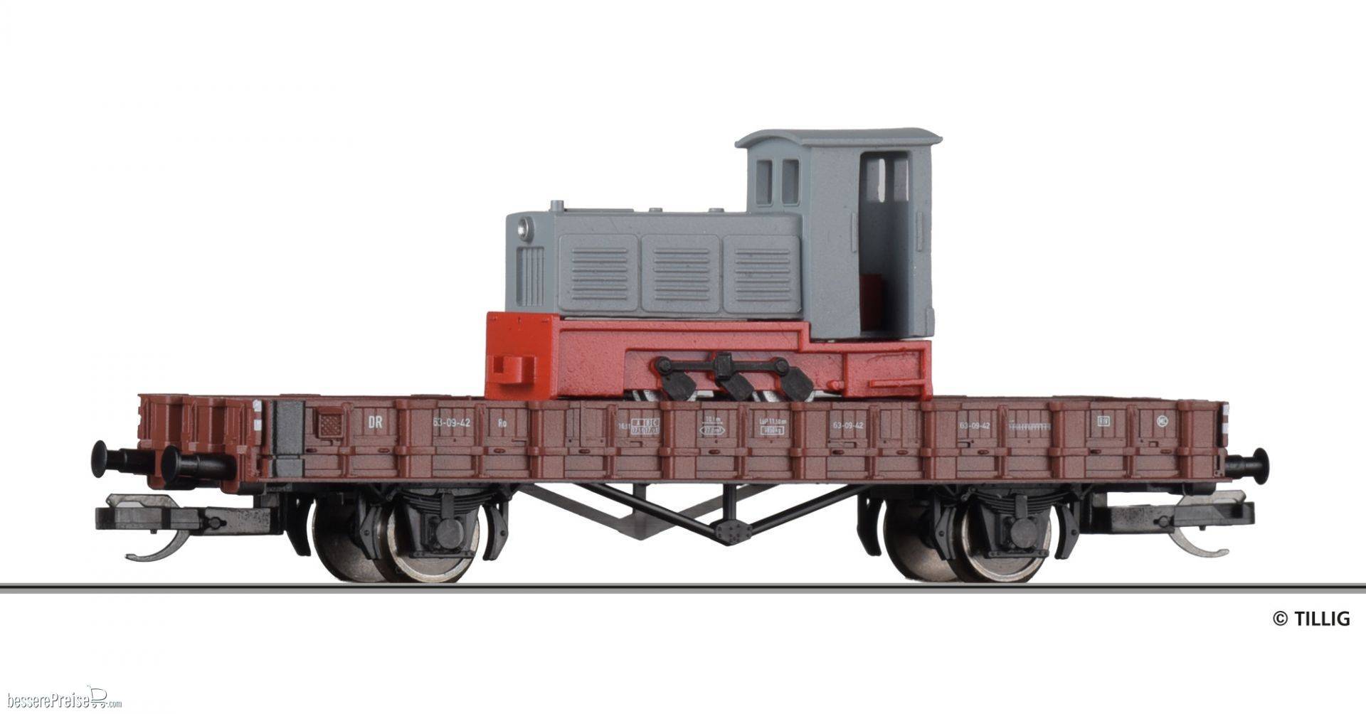 Niederbordwagen der DR, beladen mit Feldbahnlok Eisenwerke West