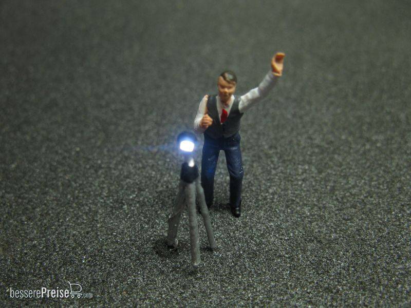 Schönwitz N 51365 - Fotograf mit LED Blitz Beleuchtung - Mann mit Stativ | Modellbahn | Modelleisenbahn