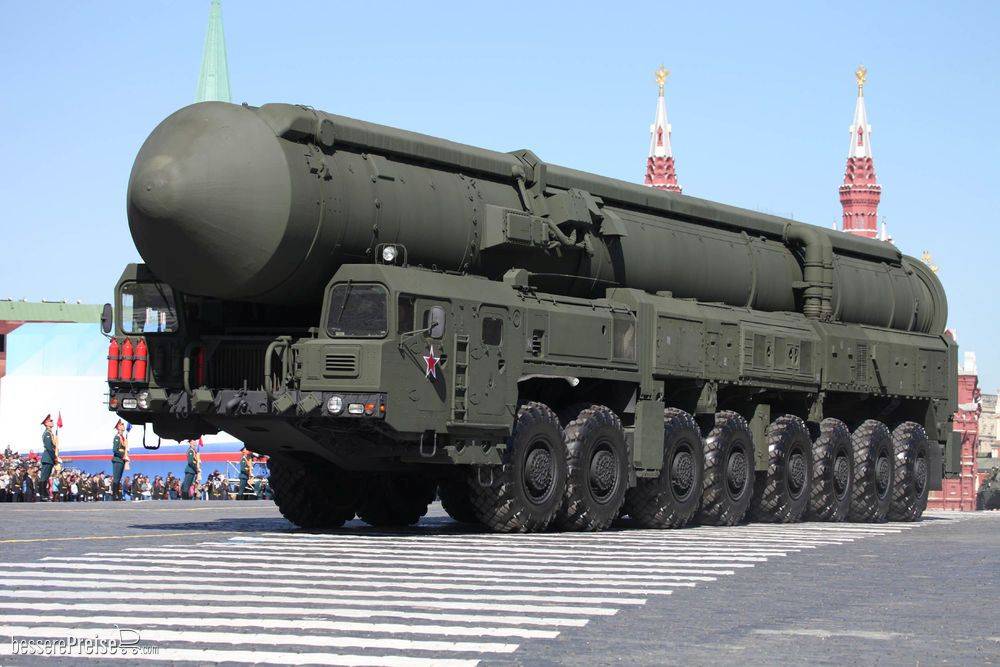 Trumpeter 01082 - 15U175 TEL of RS-12M1 Topol-M ICBM complex | Modellbau