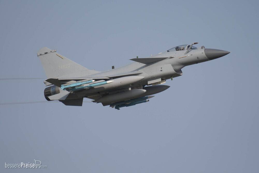 Trumpeter 5826 - 01:48 PLAAF J-10C Vigorous Dragon | Modellbau