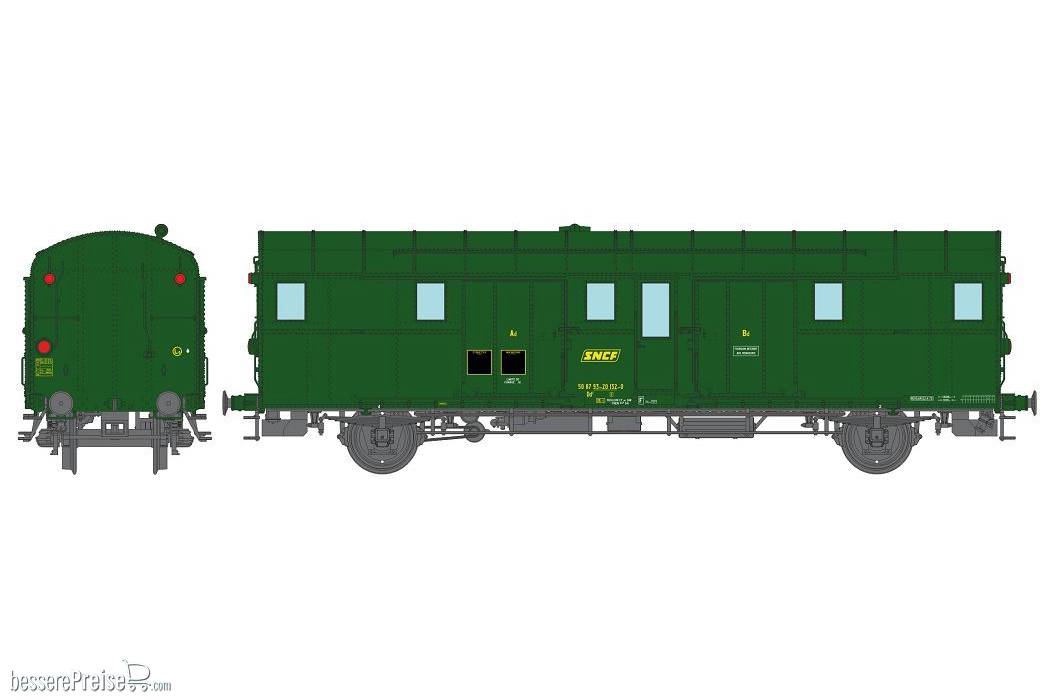 OCEM 32 Luggage Van, green 301, 3 headligths, East SNCF N°50 87 93-20 132-0 Ep.IV