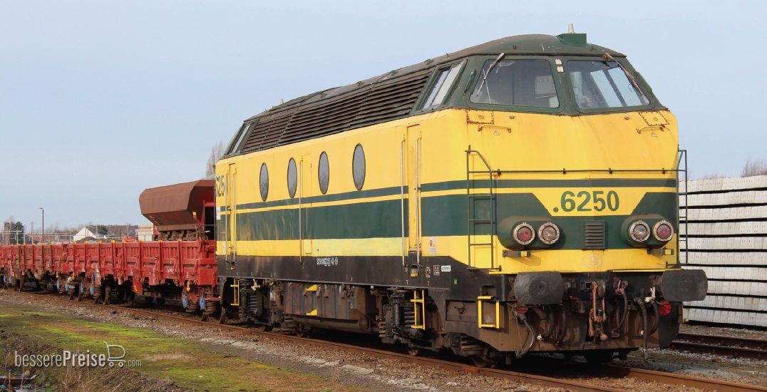 Diesellok 62 - 6250 mit 5 Infrabel Niederbordwagen - AC. 3-Rail Digital