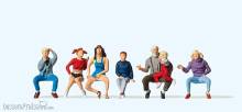 Preiser 10536 - HO Opa, Kinder, sitzend