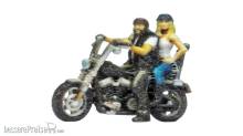 Noch 10904 - Chopper mit Rocker und Sozia stehend