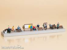 Auhagen 11339 - Bahnsteigausstattung mit Figuren