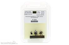 Halling F-026 - Historische Passagiere, sitzend, fein handbemalt