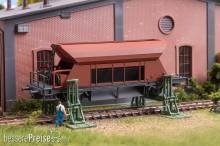 Faller 120323 - 2 Spindelhebeböcke mit aufgebocktem Waggon