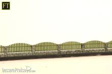 Halling M-113 - Holzzierzaun, Steinsockel, Orig.höhe = 1,4 m