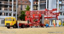 Kibri 13025 - Spur H0 MAN Kipppritsche und LIEBHERR SK 20 Schnelleinsatzkran
