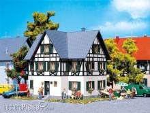 Faller 130259 - Zweifamilienhaus mit Fachwerk