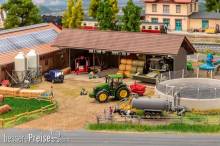 Faller 130584 - Geräteunterstand, Güllegrube und Futtermittelsilos