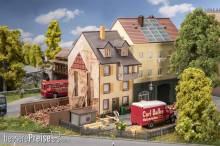 BUSCH 1499 – Bausatz 8 Telegrafenmasten Aus Echtholz, H0, 93 Mm Hoch, Mit Porzellan-Isolatoren, Ideal Für Modellbahn-Anlagen