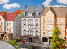 Faller 130705 - Stadthaus mit Reparaturwerkstatt