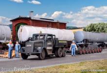 Kibri 13570 - Spur H0 KAELBLE Zugmaschine mit Straßenroller