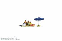 Noch 15599 - Familie beim Picknick