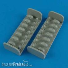 Quickboost QB72 319 - B-24 Liberator oxygen cylinders