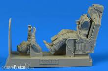 Aerobonus 320.112 - 1:32 US Navy Pilot for A-4 with ejection seat for Trumpeter/Hasegawa