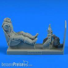 Aerobonus 320.13 - 1:32 USAF WWII Pilot with ej. seat for P-47 Thunderbolt f.Hasegawa