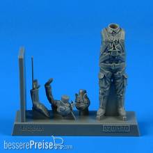 Aerobonus 320,170 - 1:32 Japanese WWII Fighter Pilot or Japanese WWII Kamikaze Pilot