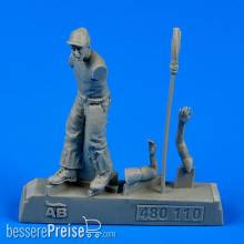 Aerobonus 480.11 - 1:48 U.S.Army aircraft mechanic WWII-PacificT