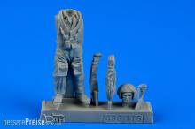 Aerobonus 480.116 - 1:48 Soviet Pilot w.life jacket-the Cold War