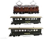 Train Line 45 2050000-01 - RhB Lok- und Wagenset: Ellok Ge 4/6 353 analog + RhB Personenwagen B 2245 und B 2246
