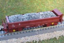 Modellbahn-Bachmann 2080505 - Schotter Granit für Busch, für den 4-achs. Zwei-Seitenkippwagen Fakks (Art.-Nr. 31400 u.ä.)