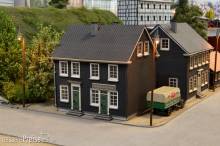 Joswood 23031 - bergisches Haus mit Laden H0
