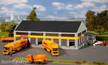 Faller 231733 - Logistik-Zentrum DHL mit Figuren