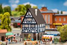 Faller 232157 - Fachwerkhaus mit Apotheke