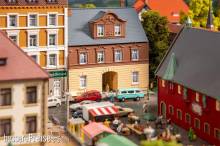 Faller 232178 - Stadthaus mit Durchfahrt