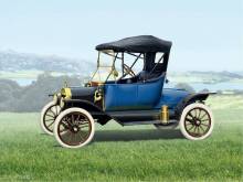 ICM 24001 - 1:24 Model T 1913 Roadstar American Passenger Car