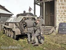 ICM 35114 - 1:35 ´Krankenpanzerwagen´ Sd.Kfz.251/8 Ausf.A , WWII German Ambulance with Military Medical Personnel