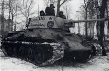 ICM 35368 - 1:35 T-34-76 with Soviet Tank Riders
